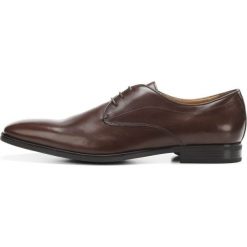 Geox półbuty męskie New Life 40 brązowe. Brązowe eleganckie półbuty Geox, bez wzorów, ze skóry, bez obcasa, bez zapięcia. W wyprzedaży za 433.00 zł.
