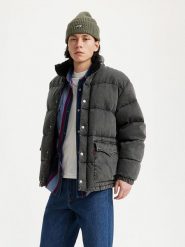 Levi´s Kurtka zimowa w kolorze czarnym rozmiar: XL. Czarne kurtki na zimę, s, bez wzorów, bez kaptura. Za 367.20 zł.