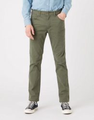WRANGLER GREENSBORO MĘSKIE SPODNIE JEANSOWE MILITARE GREEN W15Q71G40 112319944. Zielone spodnie materiałowe Wrangler, na co dzień, l, bez wzorów, z bawełny, casualowe, z obniżonym stanem. Za 209.99 zł.
