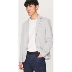 Melanżowa marynarka slim fit - Jasny szar. Marynarki marki Reserved. W wyprzedaży za 59.99 zł.