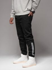 Jeansowe joggery męskie z lampasami – czarne V2 OM-PADJ-0156 - XXL. Czarne joggery i bojówki Ombre Clothing, na co dzień, l, bez wzorów, z bawełny, retro. Za 161.99 zł.