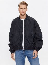 Calvin Klein Jeans Kurtka bomber J30J323474 Czarny Oversize. Czarne kurtki Calvin Klein Jeans, m, bez wzorów, z jeansu, bez kaptura. Za 649.99 zł.
