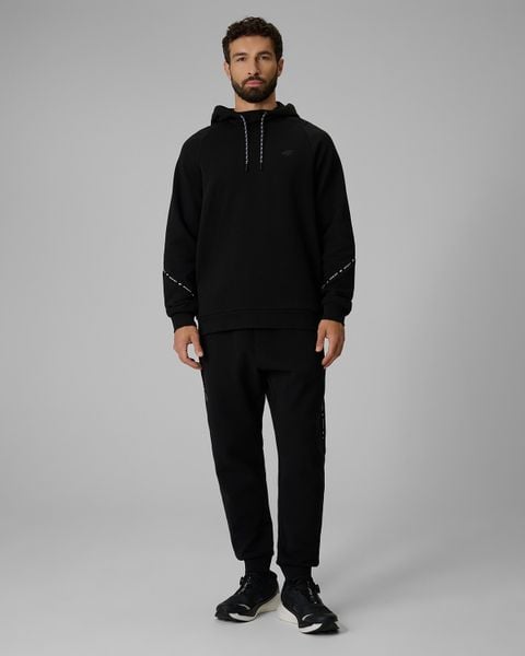 4F Spodnie dresowe joggery męskie - czarne S. Czarne joggery i bojówki 4F, m, bez wzorów, z dresówki. Za 159.99 zł.