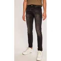 Jack & Jones - Jeansy Glenn. Czarne jeansy Jack & Jones, l. W wyprzedaży za 129.90 zł.