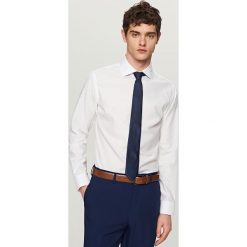 Bawełniana koszula regular fit - Biały. Koszule Reserved. W wyprzedaży za 69.99 zł.