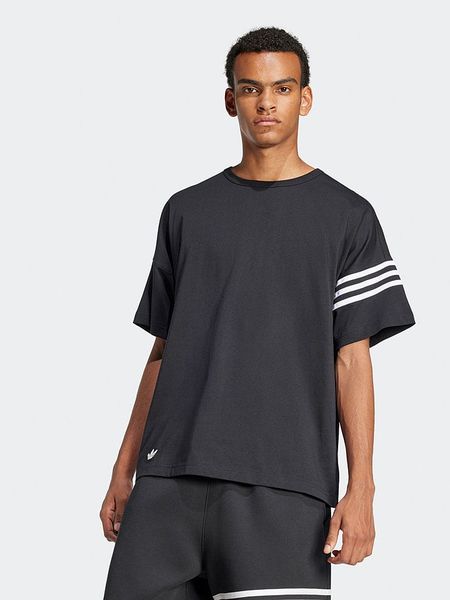 Adidas Koszulka w kolorze czarnym rozmiar: L. Czarne bezrękawniki Adidas, l, bez wzorów, z bawełny, bez kołnierzyka, bez ramiączek. Za 114.17 zł.