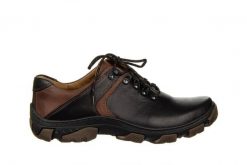 Półbuty Bayla-081 941 Juma Czarna II Denger 081119, Czarny, Skóra naturalna - 43. Czarne eleganckie półbuty Bayla, bez wzorów, z materiału, bez obcasa, bez zapięcia. W wyprzedaży za 179.10 zł.