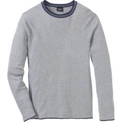 Sweter z bawełny z recylingu bonprix jasnoszary melanż. Swetry nierozpinane marki bonprix. Za 37.99 zł.