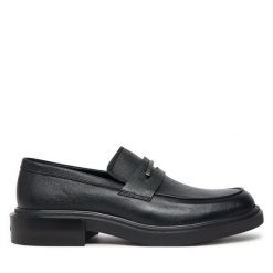Półbuty Calvin Klein. Czarne eleganckie półbuty CALVIN KLEIN, bez wzorów, bez obcasa, bez zapięcia. Za 649.99 zł.