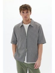 Matinique Koszula - Regular fit - w kolorze biało-czarnym rozmiar: M. Białe koszule Matinique, m, bez wzorów, bez kołnierzyka, bez ramiączek. Za 173.99 zł.