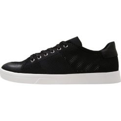 Calvin Klein IYLER Sneakersy niskie black. Buty sportowe casual marki CALVIN KLEIN. Za 419.00 zł.