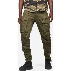G-Star Raw - Spodnie. Zielone spodnie materiałowe G-Star Raw, na co dzień, bez wzorów, z bawełny, casualowe. W wyprzedaży za 329.90 zł.