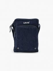 Levi's Torebka w kolorze granatowym - 15 x 20 x 4 cm rozmiar: onesize. Niebieskie torby na ramię Levi's®, bez wzorów, z materiału, na ramię, małe, bez dodatków. Za 69.99 zł.