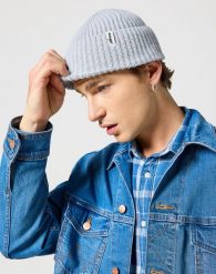 WRANGLE SIGN OFF MĘSKA CZAPKA BEANIE ZIMOWA CIEPŁA PEARL BLUE 112356871 W0M9007566. Niebieskie czapki zimowe Wrangler, bez wzorów. Za 79.99 zł.