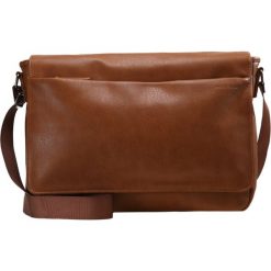 Pier One Torba na ramię cognac. Torby na laptopa marki Pier One. W wyprzedaży za 143.65 zł.
