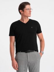 Męski T-shirt V-NECK z elastanem - czarny V3 OM-TSCT-0106 - XXL. Czarne t-shirty Ombre Clothing, l, bez wzorów, z bawełny, bez kołnierzyka, bez ramiączek. W wyprzedaży za 39.99 zł.