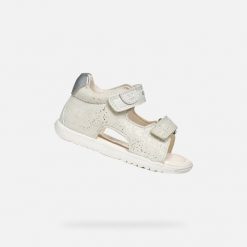 Sandały Geox Model B Sandal Macchia Gir Kolor Biały. Białe sandały Geox, ze skóry, bez zapięcia. Za 226.99 zł.