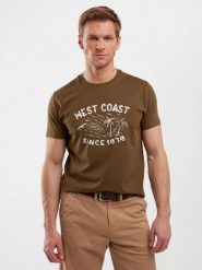 Koszulka męska z nadrukiem khaki Reddrez 303. Zielone t-shirty BIG STAR, l, bez wzorów, z dzianiny, bez kołnierzyka, bez ramiączek. Za 99.99 zł.