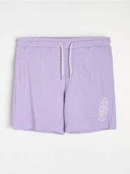 Szorty dresowe - fioletowy. Fioletowe krótkie spodenki sportowe Sinsay, l, bez wzorów, z dresówki. Za 49.99 zł.