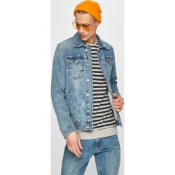 Guess Jeans - Kurtka. Niebieskie kurtki Guess Jeans, m, z aplikacjami, z bawełny, bez kaptura. W wyprzedaży za 399.90 zł.