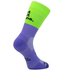 Skarpetki Sporcks Get Shit Done. Fioletowe skarpety SPORCKS, bez wzorów, z nylonu. Za 111.50 zł.