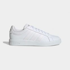 Sneakersy męskie ADIDAS Grand Court Base 3.0. Białe buty sportowe casual Adidas, bez wzorów, z kauczuku, bez zapięcia. Za 239.99 zł.