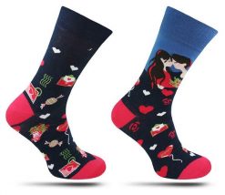 Skarpetki Asymetryczne dla Par, Walentynkowe, w Serca, Love -MORE, Dwie Różne Skarpetki, Męskie. Niebieskie skarpety More, bez wzorów, z bawełny. Za 24.90 zł.
