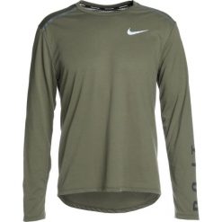 Nike Performance BREATHE TAILWIND Koszulka sportowa medium olive/sequoia/reflective silver. Koszulki z długim rękawem Nike Performance. Za 179.00 zł.