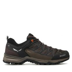 Trekkingi Salewa. Brązowe buty trekkingowe Salewa, bez wzorów, z gore-texu, bez zapięcia. Za 819.99 zł.