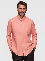 Męska koszula lniana ze stójką i kieszenią REGULAR FIT – brzoskwiniowa V1 - Rozmiar: XXL. Czerwone koszule Ombre Clothing, na lato, m, bez wzorów, z bawełny, bez kołnierzyka, bez ramiączek. Za 229.99 zł.