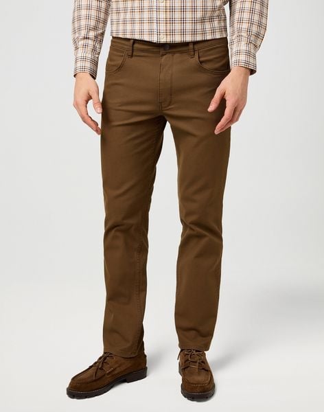 MESKIE SPODNIE WRANGLER GREENSBORO DARK EARTH 112371571. Spodnie materiałowe Wrangler, l, bez wzorów, z materiału. Za 219.99 zł.