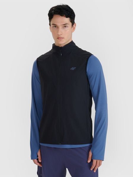 4F Bezrękawnik do biegania w terenie męski - czarny M. Czarne kamizelki sportowe 4F, m, bez wzorów, z materiału, bez kaptura, do biegania. Za 159.99 zł.