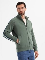 Męska bluza dresowa z wysokim kołnierzem i lampasami – oliwkowa V2 OM-SSZP-0219 - XXL. Zielone bluzy Ombre Clothing, l, z aplikacjami, z bawełny, bez kaptura. Za 143.99 zł.
