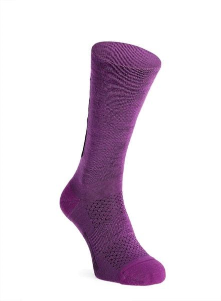 Skarpety rowerowe Mons Royale Atlas Crew Sock. Fioletowe skarpety Mons Royale, bez wzorów, z elastanu. Za 86.89 zł.