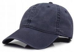 Letnia Czapka z Daszkiem (Bejsbolówka) - Pako Jeans - Granatowa. Niebieskie czapki z daszkiem Pako Jeans, na lato, bez wzorów, z bawełny. Za 75.00 zł.