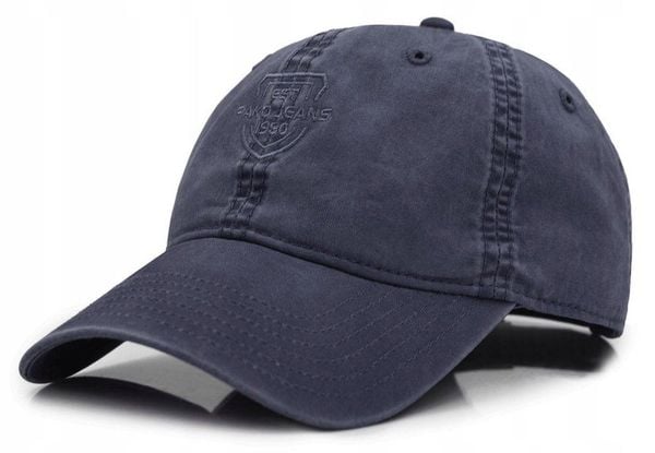Letnia Czapka z Daszkiem (Bejsbolówka) - Pako Jeans - Granatowa. Niebieskie czapki z daszkiem Pako Jeans, na lato, bez wzorów, z bawełny. Za 75.00 zł.