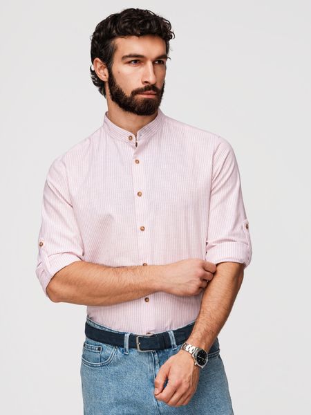 Męska koszula z lnem w paski ze stójką - biało-różowa V3 - Rozmiar: XL. Czerwone koszule Ombre Clothing, na lato, m, bez wzorów, z bawełny, bez kołnierzyka, bez ramiączek. W wyprzedaży za 181.99 zł.