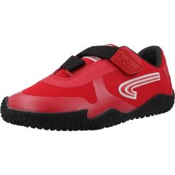 Buty PABLOSKY 985660P Czerwony. Czerwone buty turystyczne PABLOSKY, bez wzorów, z tkaniny, bez zapięcia, trekkingowe. Za 163.99 zł.