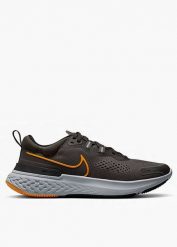 Buty do biegania męskie Nike React Miler 2. Zielone buty do biegania Nike, bez wzorów, bez zapięcia, do biegania. Za 418.99 zł.