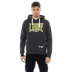 Herren-Winter-Kapuzenpullover zum Überziehen mit New Era 1947 Leone Flockdruck. Szare bluzy LEONE 1947 APPAREL, bez wzorów, z bawełny, bez kaptura. W wyprzedaży za 132.85 zł.