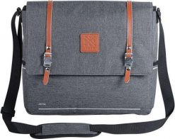 Wodoodporna tylna torba rowerowa - wykonana z materiału pochodzącego z recykling. Czarne torby na laptopa ZEFAL. Za 264.34 zł.