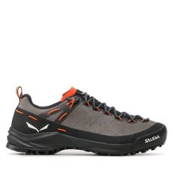 Trekkingi Salewa. Szare buty trekkingowe Salewa, bez wzorów, bez zapięcia. Za 589.99 zł.