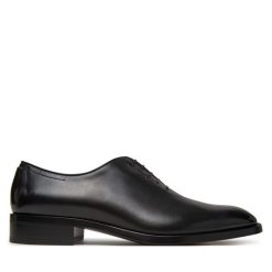 Półbuty BOSS. Czarne eleganckie półbuty Boss, bez wzorów, bez obcasa, bez zapięcia. Za 2,379.00 zł.