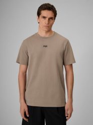 4F T-shirt regular gładki męski 4F x Robert Lewandowski - beżowy XXL. Brązowe t-shirty 4F, bez wzorów, z bawełny, bez ramiączek, na fitness i siłownię. Za 99.99 zł.