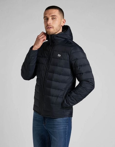 MESKA KURTKA LEE LIGHT PUFFER JKT BLACK 112321559. Czarne kurtki Lee, na zimę, s, bez wzorów, bez kaptura. Za 349.99 zł.