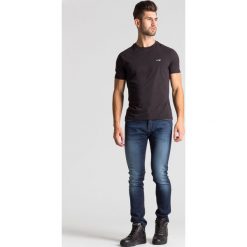 2-pak czarny t-shirt męski z aplikacją marki - Czarny. Czarne t-shirty Armani Jeans, z aplikacjami, z bawełny, bez kołnierzyka, bez ramiączek. Za 174.50 zł.