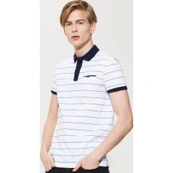 Koszulka polo z kołnierzykiem w kontrastowym kolorze - Biały. Koszulki polo sportowe marki House. W wyprzedaży za 29.99 zł.