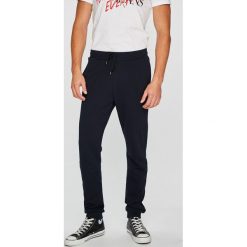 Trussardi Jeans - Spodnie. Spodnie materiałowe marki TRUSSARDI JEANS. W wyprzedaży za 219.90 zł.