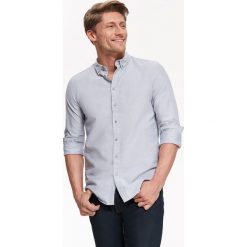 KOSZULA DŁUGI RĘKAW MĘSKA SLIM FIT. Szare koszule TOP SECRET, na jesień, l, bez wzorów, z bawełny, bez kołnierzyka, bez ramiączek. W wyprzedaży za 29.99 zł.