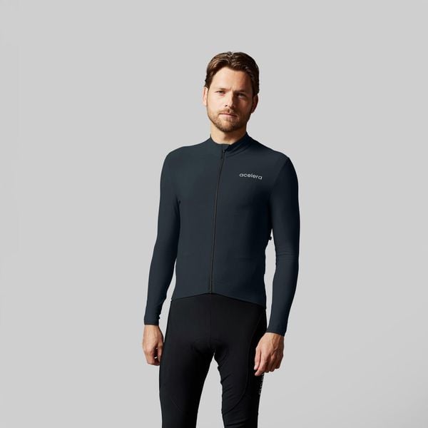Ciepła męska koszulka kolarska z długim rękawem. Czarne bluzy ACELERA, m, bez wzorów, z materiału, bez kaptura. W wyprzedaży za 253.76 zł.